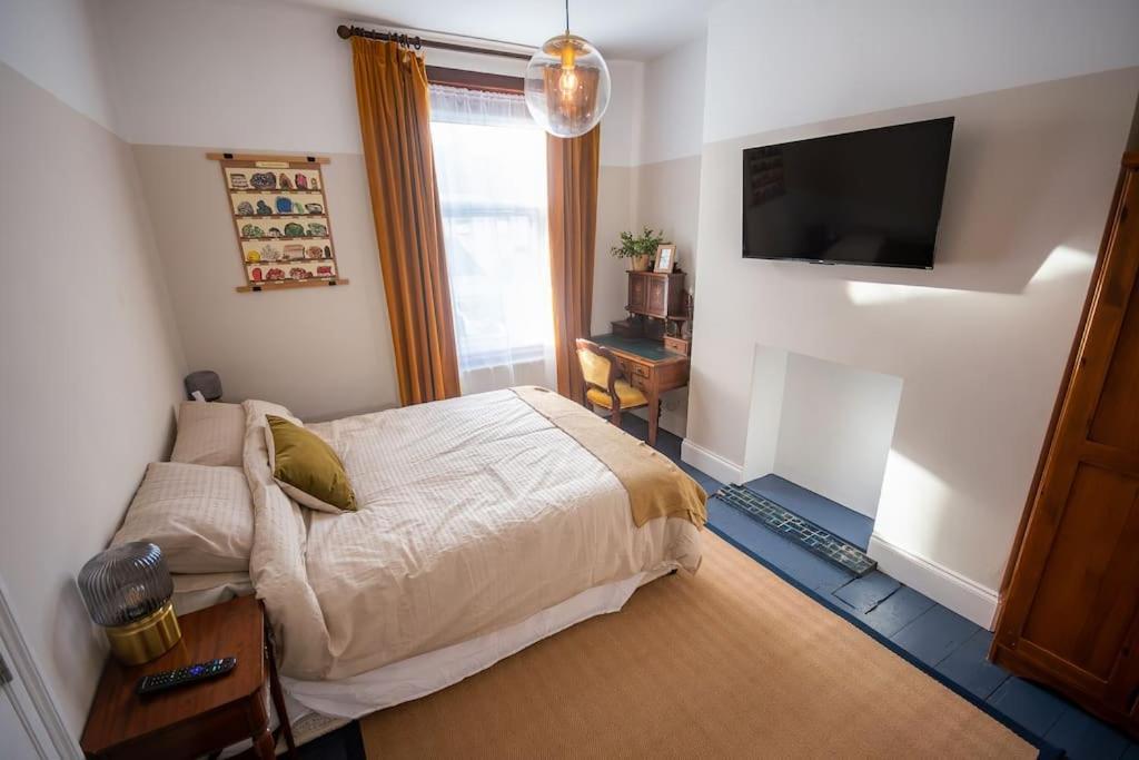 普里茅斯4-Bed Botanical Retreat别墅 外观 照片