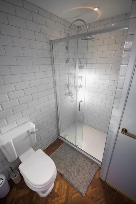 普里茅斯4-Bed Botanical Retreat别墅 外观 照片